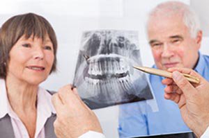 Zahnbehandlung und Implantate